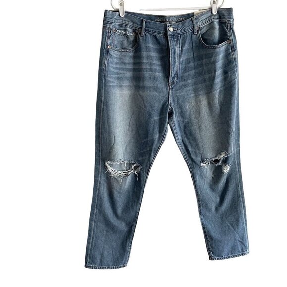 American Eagle 18 Light Wash Distressed Button Fly Hi-Rise Girlfriend Jean NWT - Picture 2 of 15